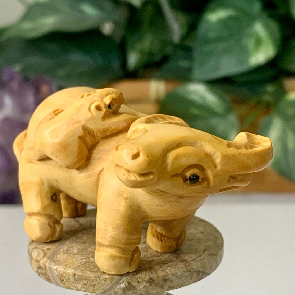 Ox Water Buffalo Netsuke Figurine Hand Carved Boxwood Wooden Animal Carving 2.8" - Picture 4 of 14